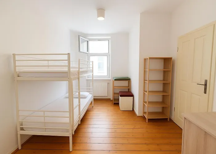 Bett Im Durchgangszimmer Hostel *